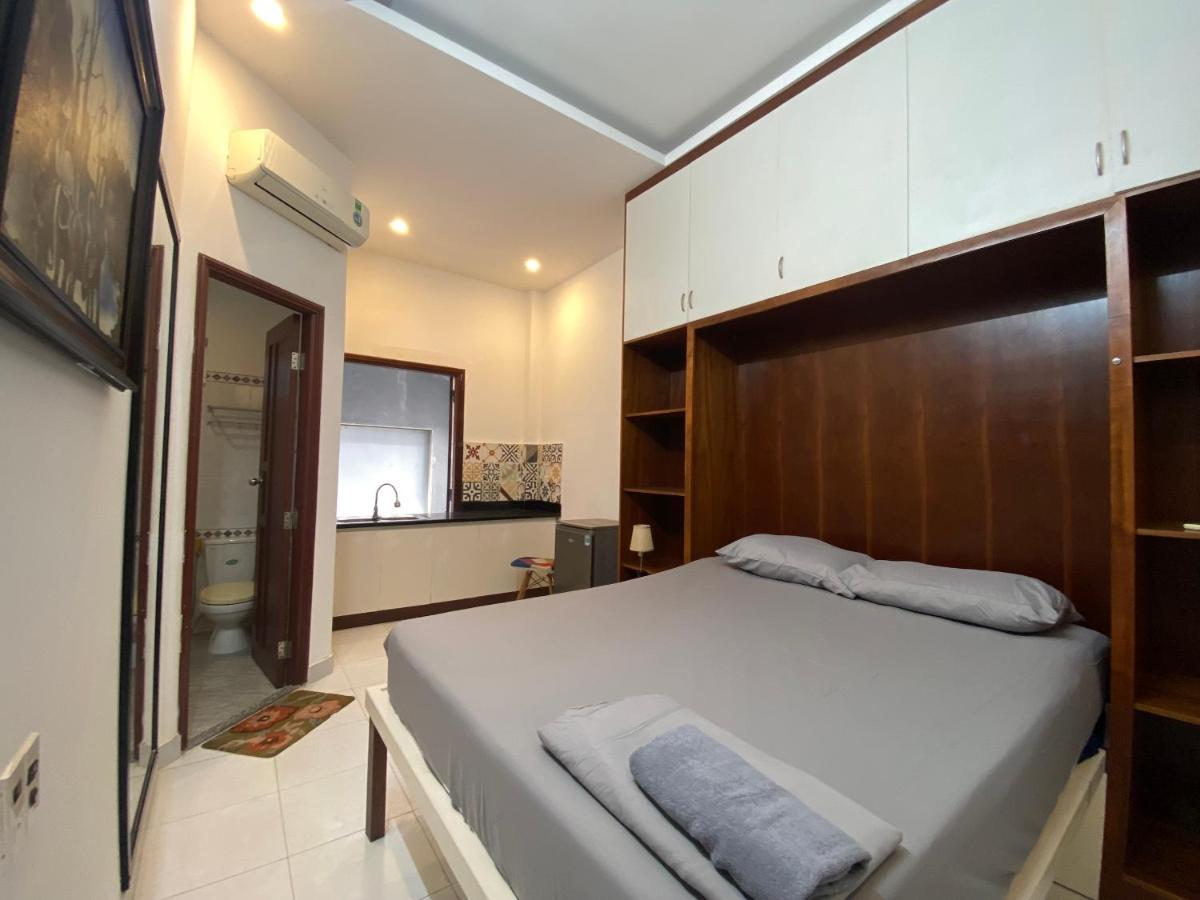Deluxe Queen Studio 