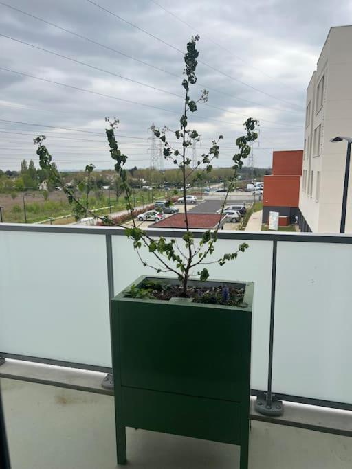 Appartement F3 cozy avec balcon proche de Paris et aéroport CDG - Chambres d'hôtes Villiers-le-Bel