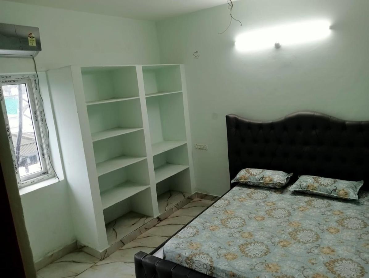 Ellar Sri Krishna Arcade - Bed and Breakfast Rāmgundam