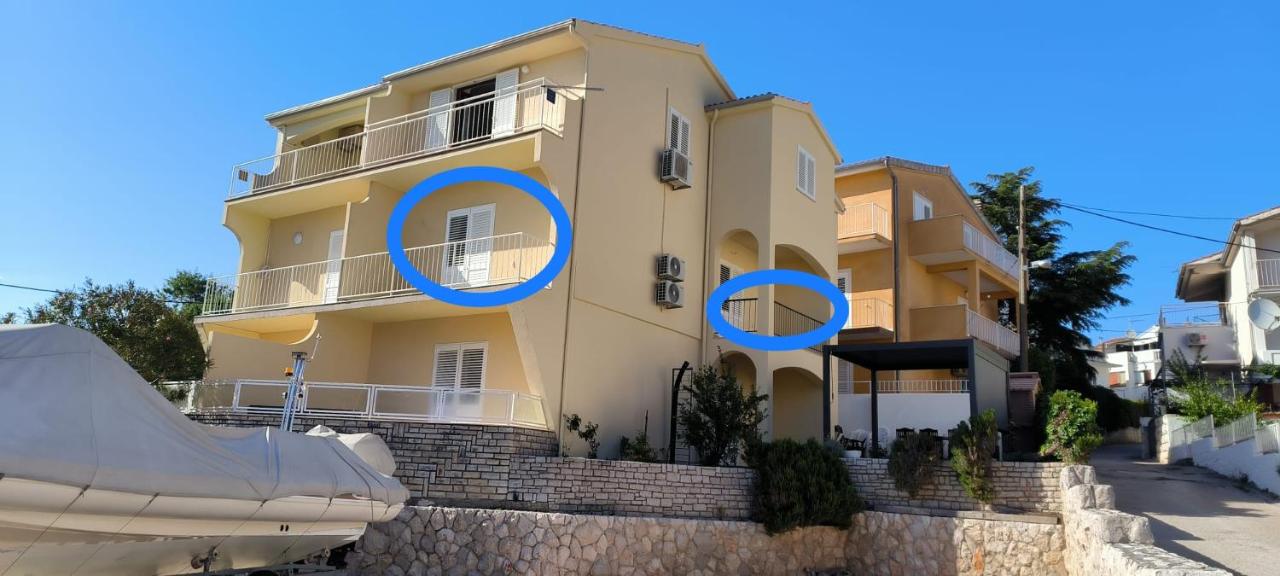 Apartment by the beach 2 - B&B Primošten