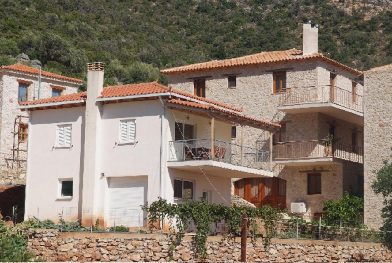 White House with Panoramic Sea View