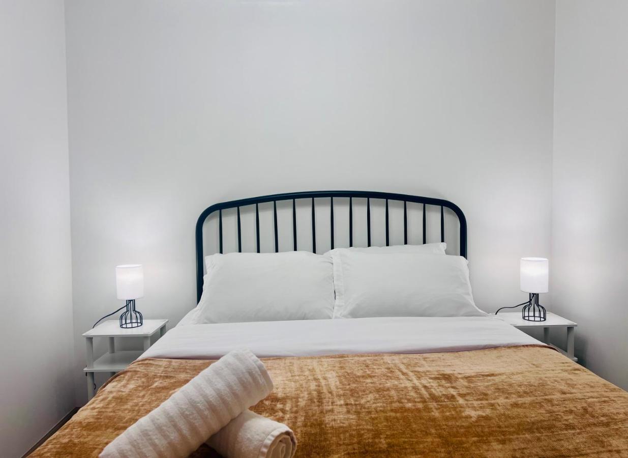 NEW! Fireworks View next to Casino walk to falls - B&B Niagara Falls