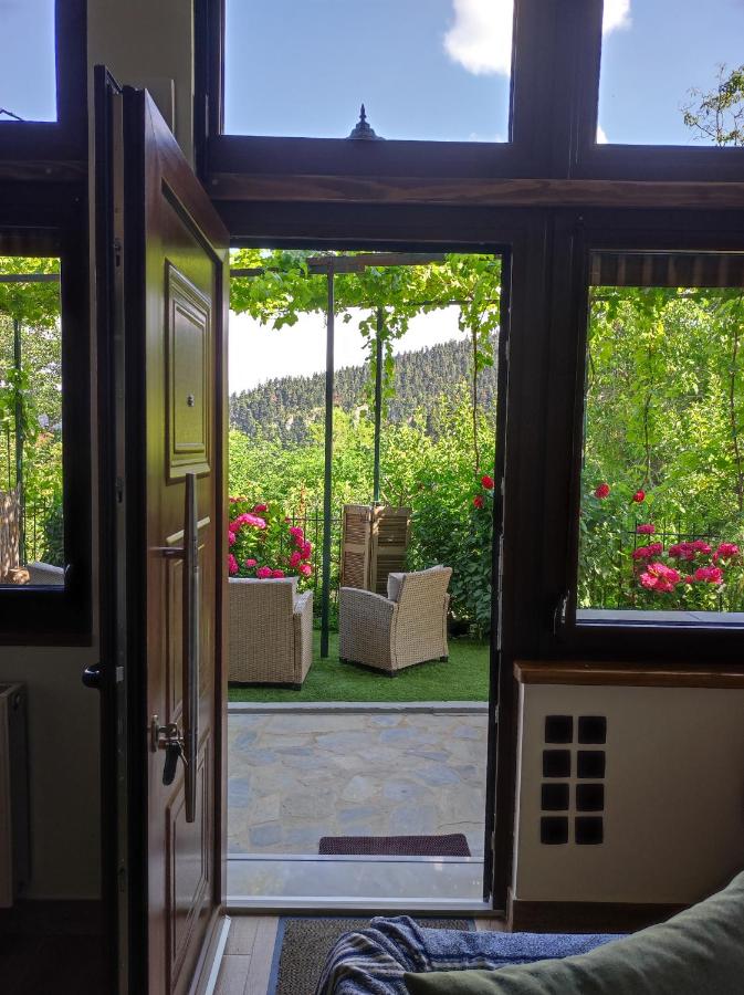 Herme's Hut - B&B Pávliani