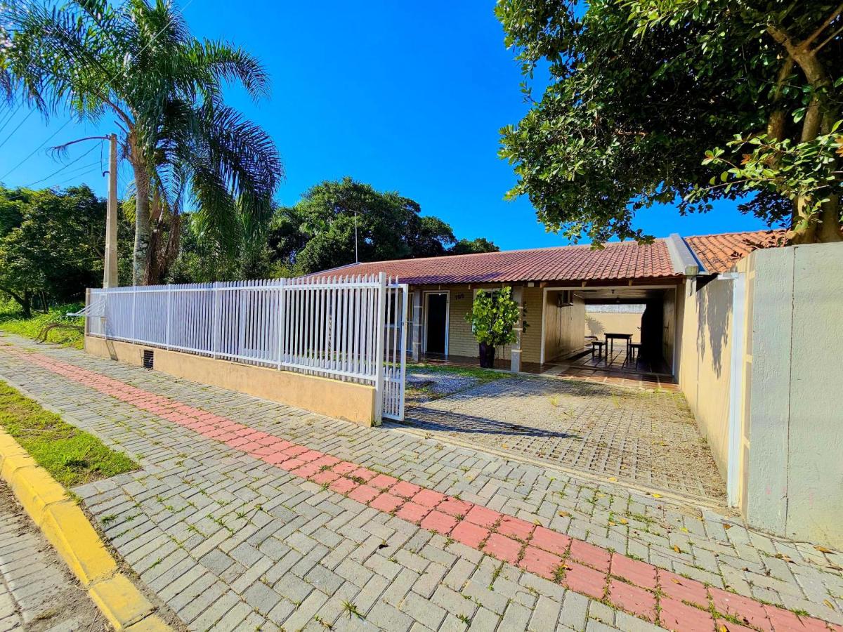 CASA AMBAR COM PISCINA EM Mariscal BOMBINHAS N 705 - Ferienwohnung
