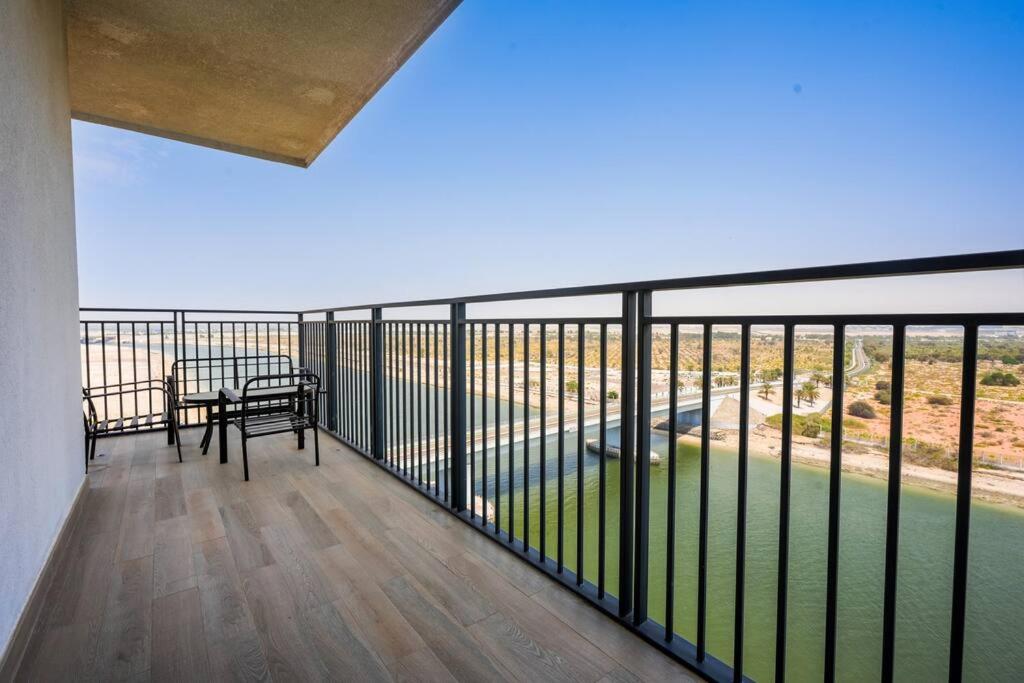 Family Escape 3BR plus Maids Elegant Yas Island907W4 - Ferienwohnung Abu Dhabi