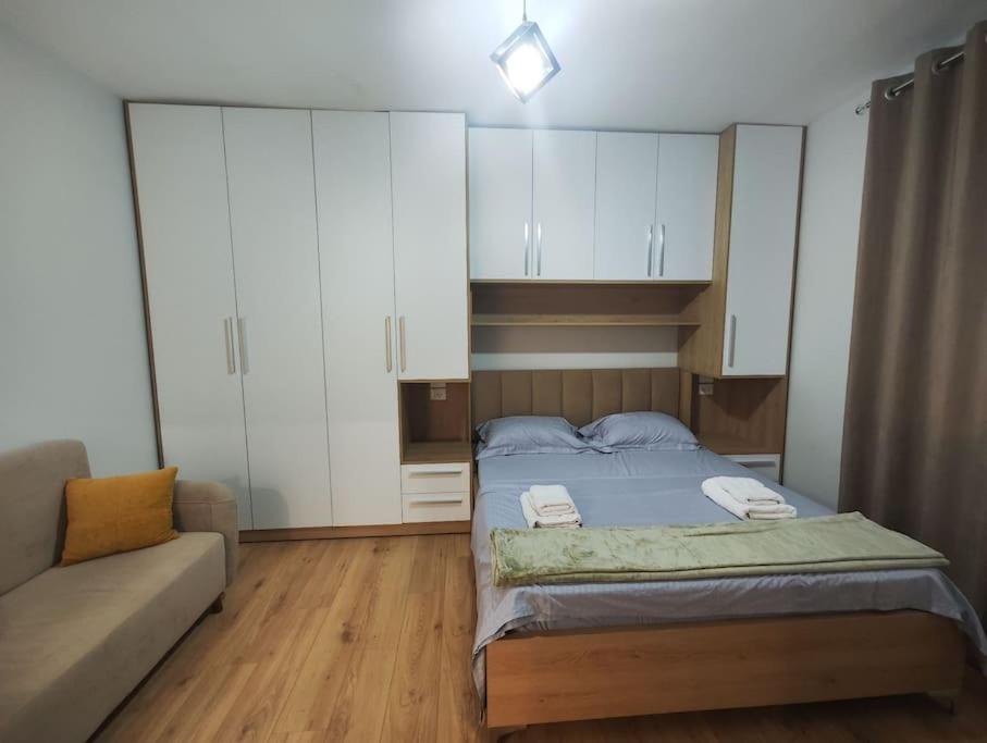 Starlight Downtown Apartment - B&B Tirana