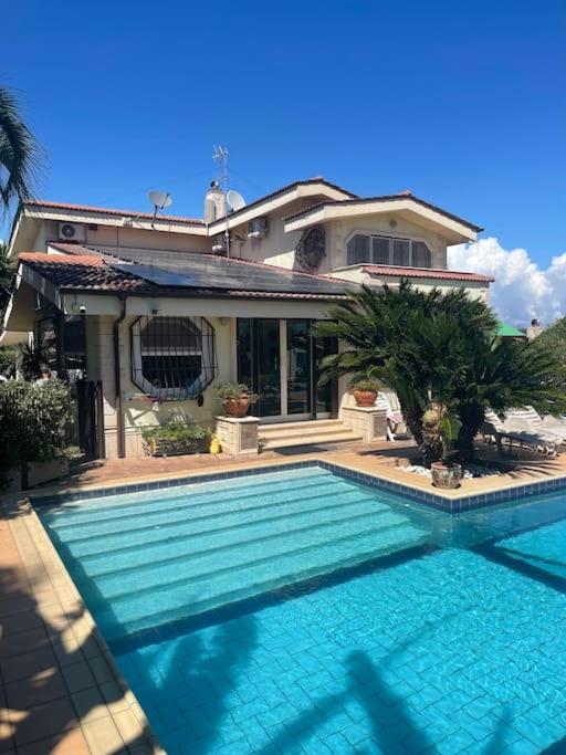 Villa Oasi di Blu a Nettuno - B&B