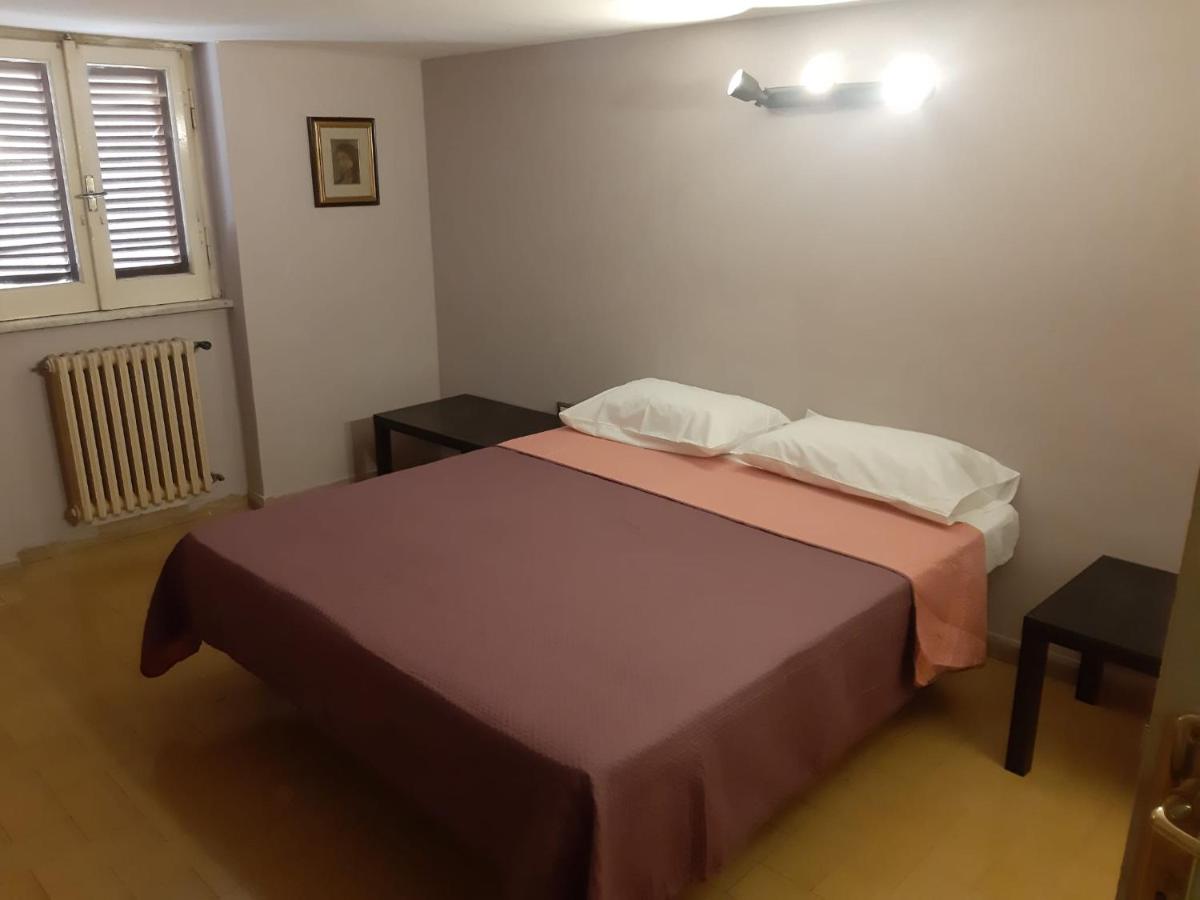 Camera Tripla Basic con Bagno in Comune