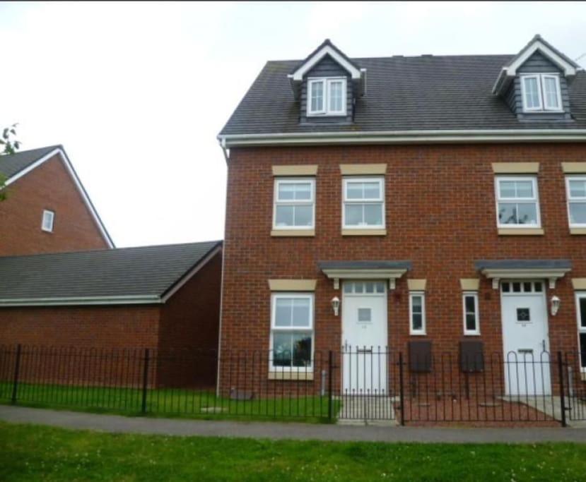 Sleeps up to 8 guests - Modern townhouse near Newcastle - Ferienwohnung