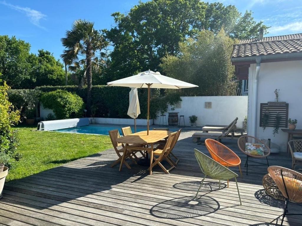 BIDART villa proche des plages et commodités, au calme, piscine chauffée - B&B
