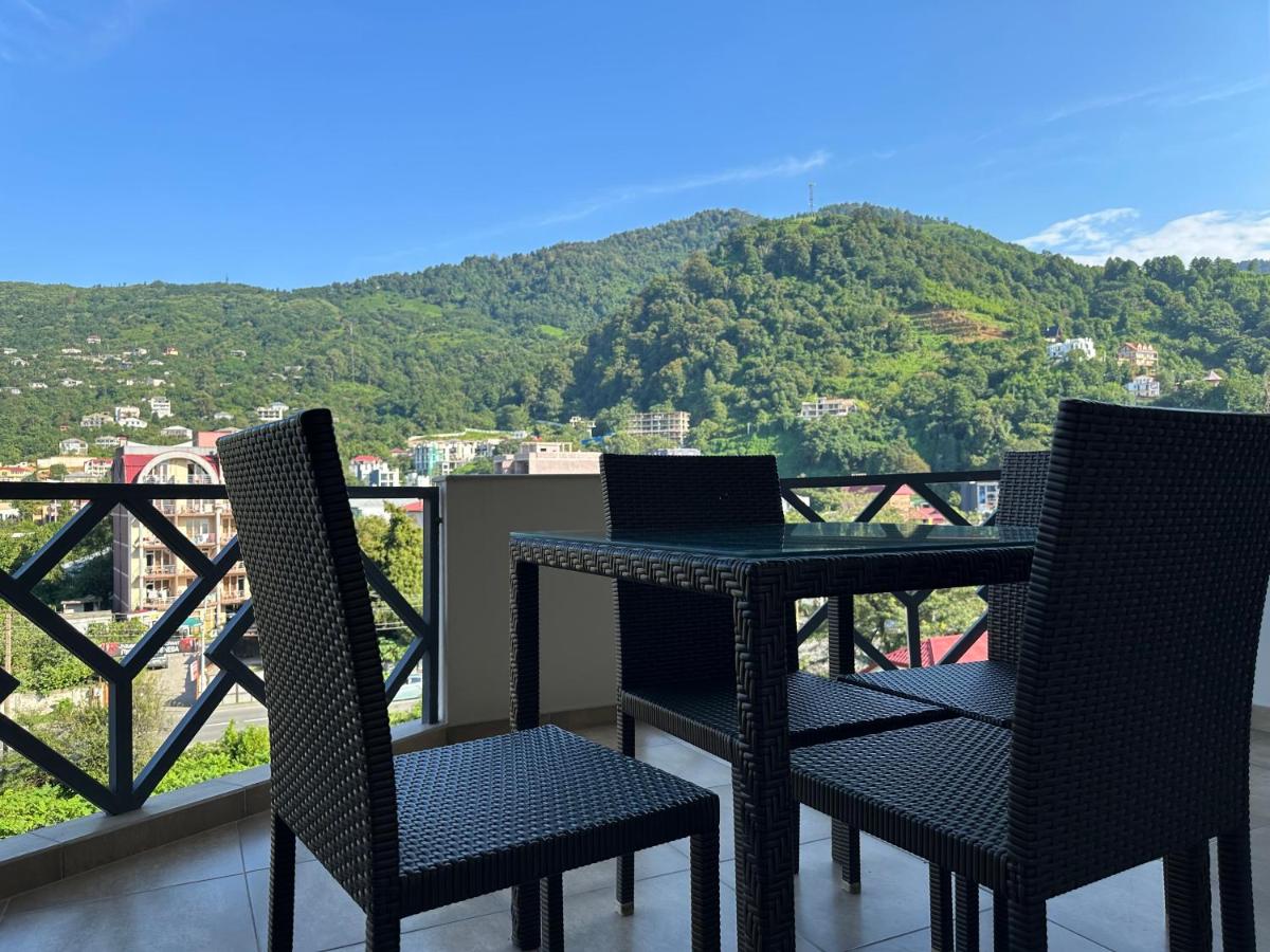 Gonio N402 Beachfront Mountain view apartment - B&B