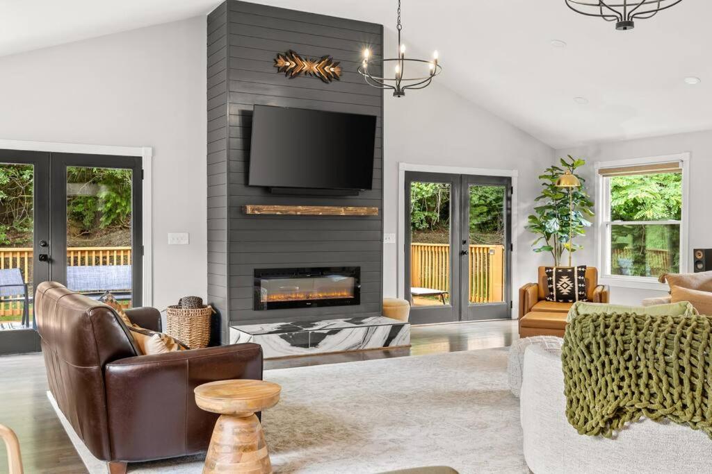 Luxury Oasis - Airport, Downtown, Opry, Lake - Chambres d’hôtes