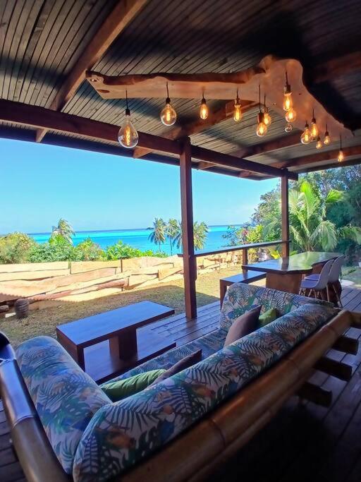 Fare Ohiti, face au spot de surf de Haapiti - B&B