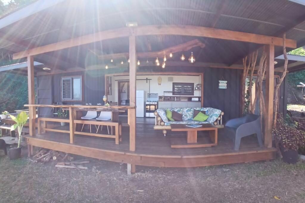 Fare Ohiti, face au spot de surf de Haapiti - B&B Haapiti