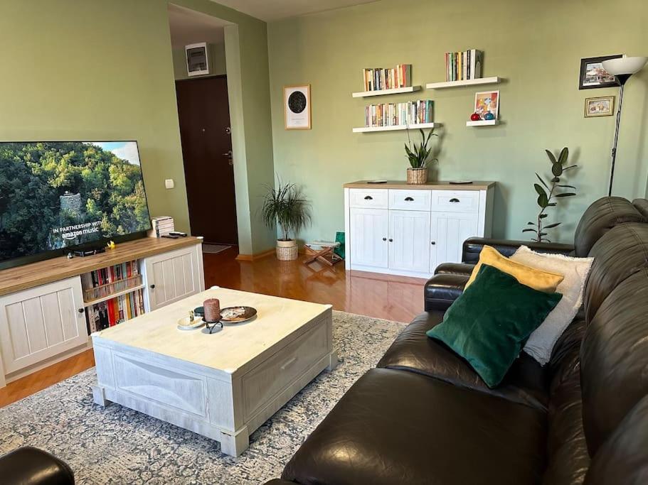 Kikis Joyful Nest in Santea - B&B