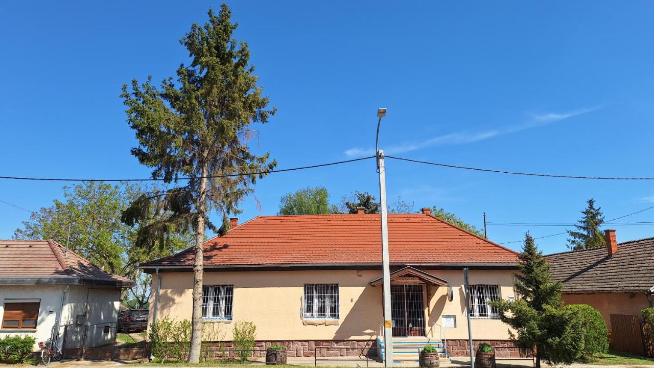 Koppány Vendégház - B&B