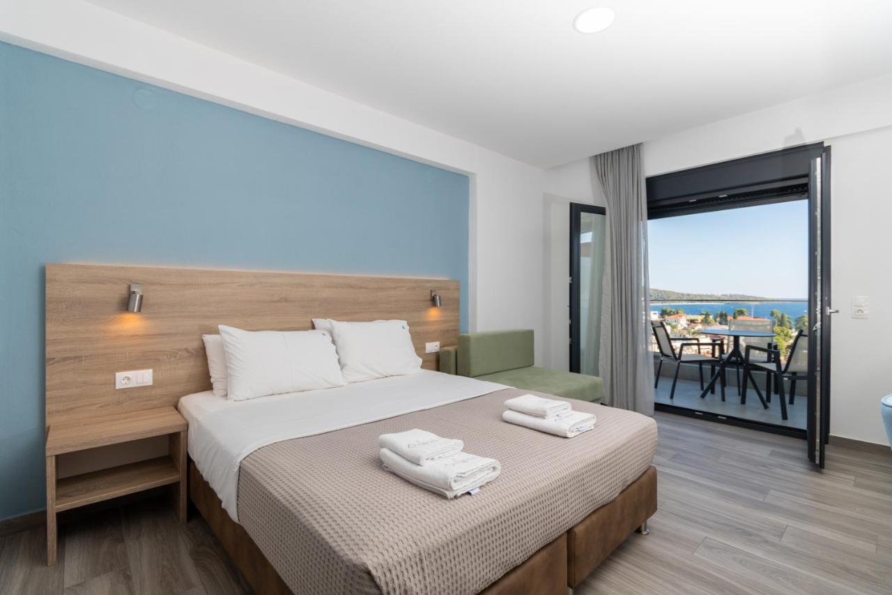 Triple Room with Sea View