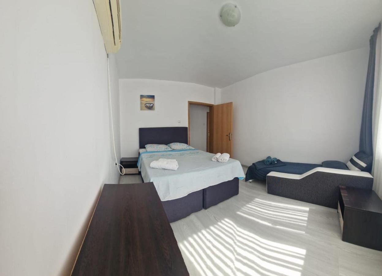 Апартамент Бижу М - B&B Pomorie