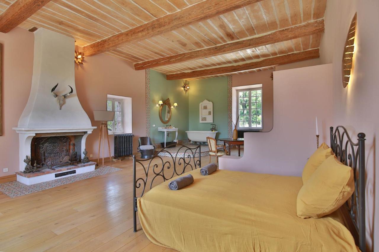 Chambre d'hôtes Les Temps Heureux - Bed and Breakfast Callian