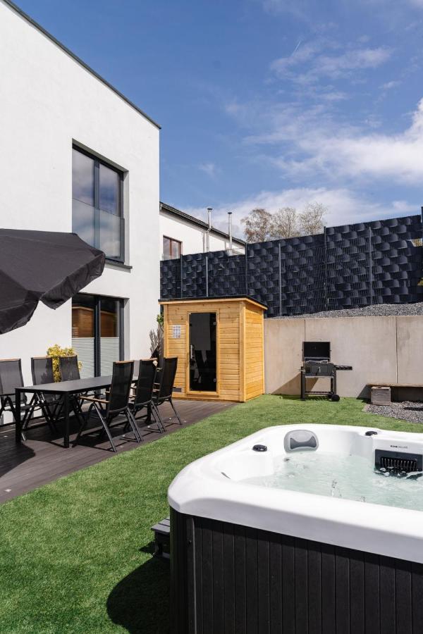 Rabbit-Hole in Bütgenbach mit Whirlpool und Sauna - Bed and Breakfast
