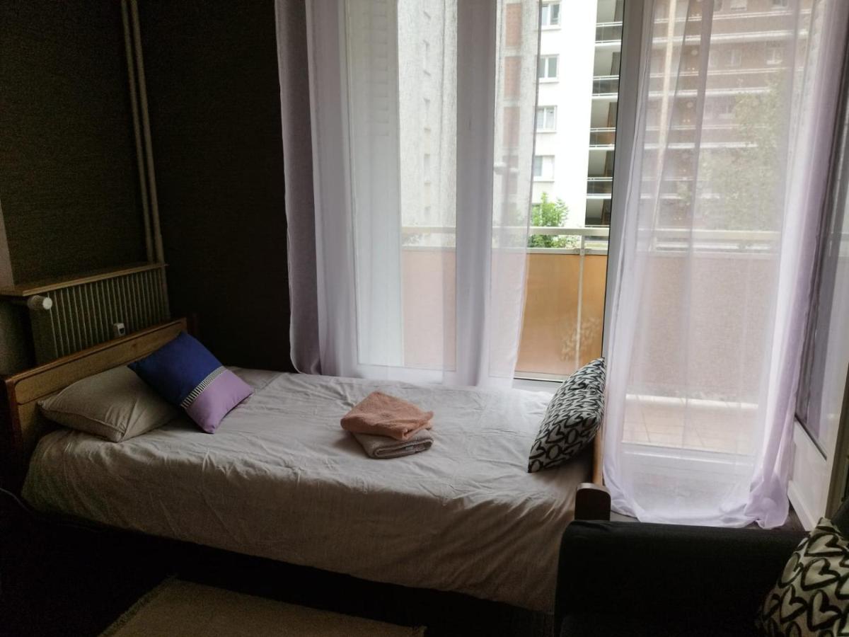 Chambre proche du campus n4 - Bed and Breakfast