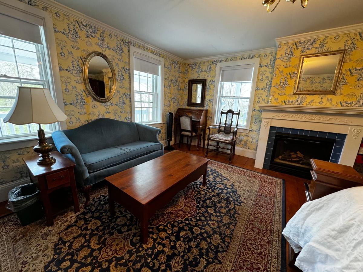 Kamer met Queensize Bed en Uitzicht op Zee