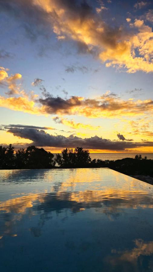 Luxury Penthouse with Infinity Pool & Stunning Sea View - B&B