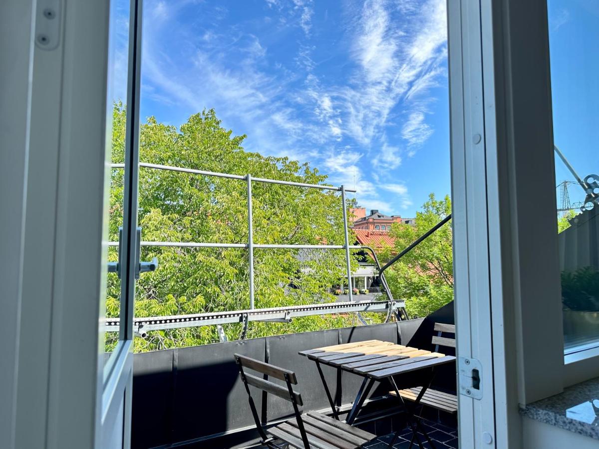 Apartment with View and Balcony