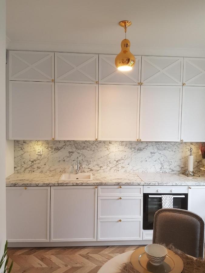 Błękitny apartament z ogródkiem i parkingiem - Chambres d’hôtes Toruń