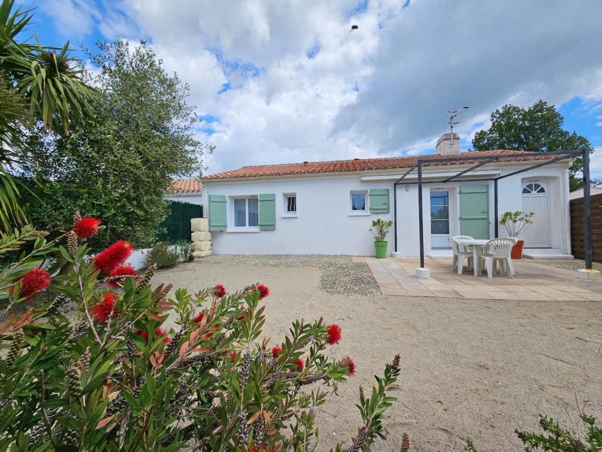 Maison Confortable à L'Aiguillon-sur-Mer, proche Plage, 3 Chambres, Terrasse, Animaux Acceptés - FR-1-476-225 - Ferienwohnung