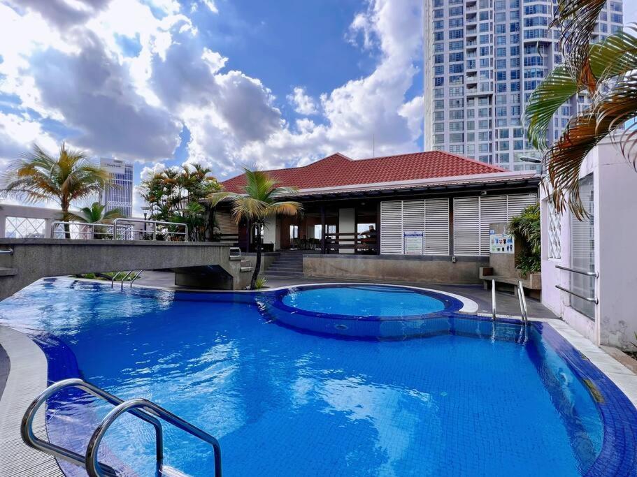 Comfy Studio Casa Mutiara, Near LRT Hang Tuah & Lalaport - B&B Kuala Lumpur