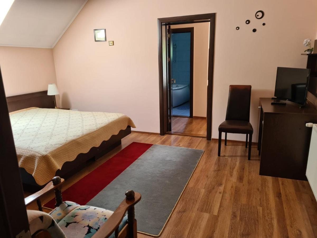 Apartamento de 2 dormitorios con balcón y terraza