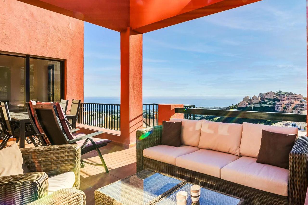 110-Charming Apartment, Sea View, Pool, Calahonda - B&B