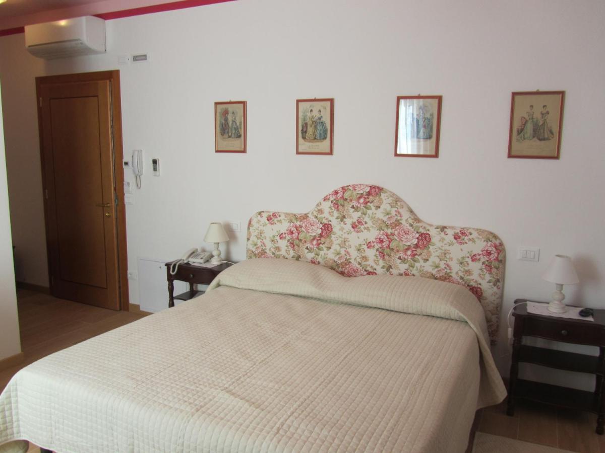 Chambre Double ou Lits Jumeaux - Vue sur Jardin