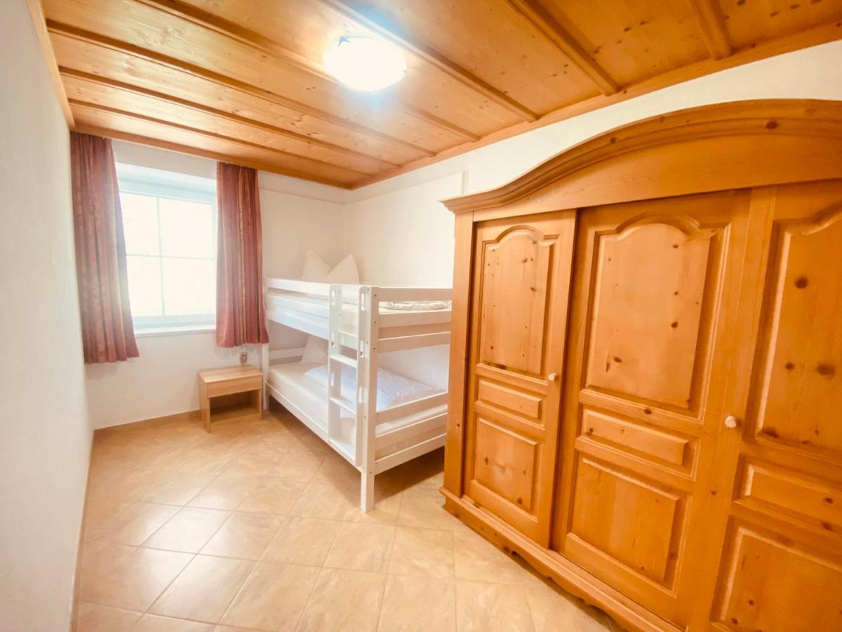 Appartamento con 3 Camere da Letto e Bagno