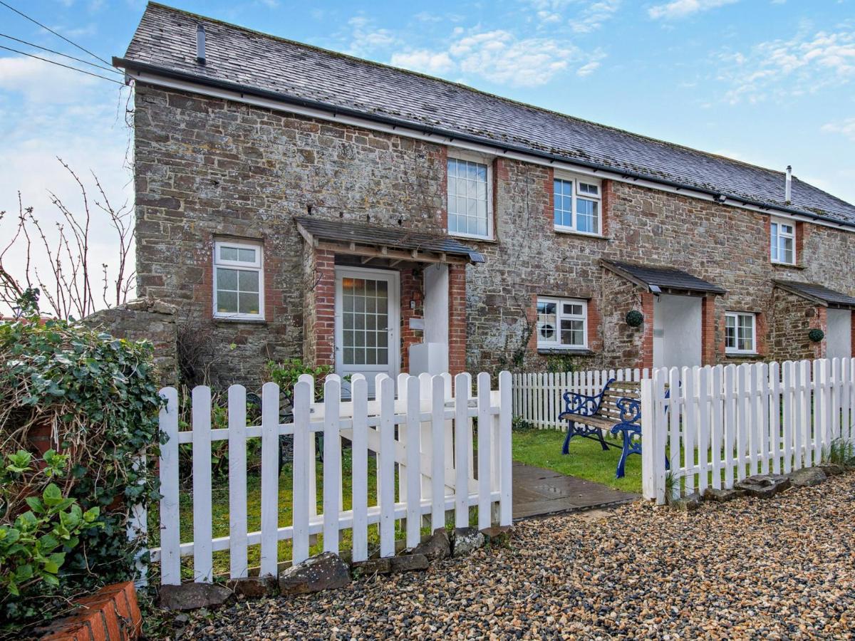 4 Bed in Westward Ho 46840 - B&B