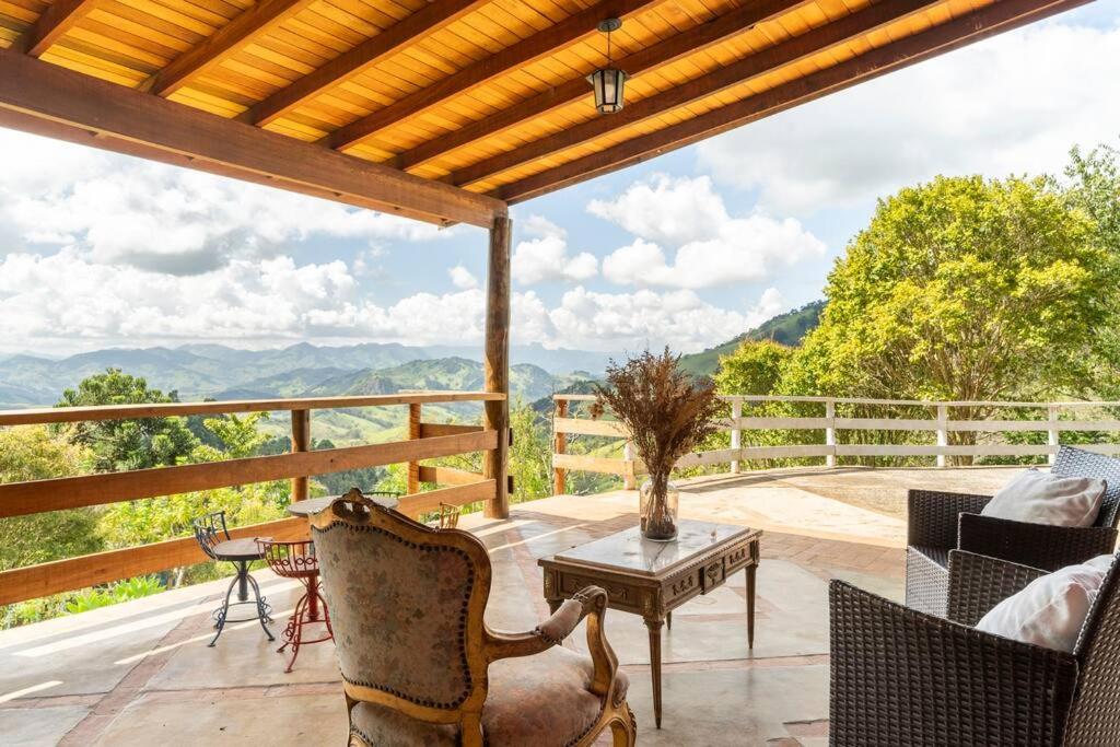 A Casa de Campo mais bem localizada de Gonçalves! - Chambres d’hôtes Gonçalves
