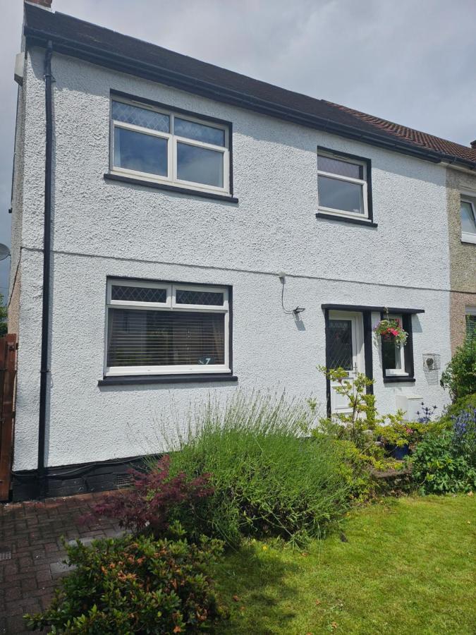 Spacious 2 bedroom house on the edge of Balloch - B&B