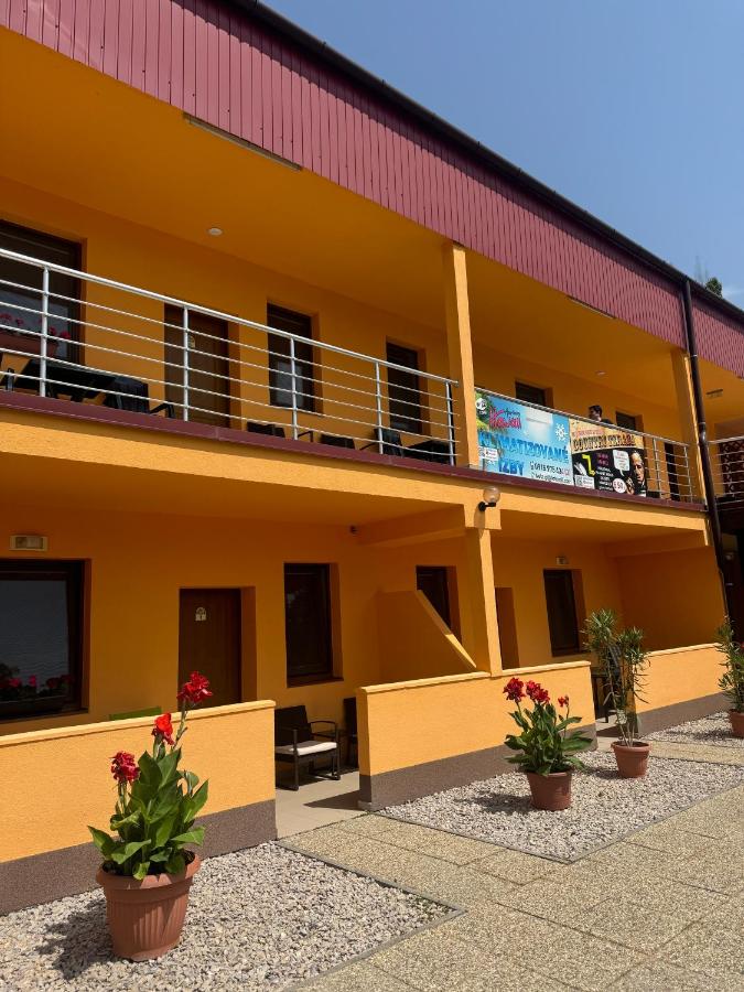 Apartmány Hawaii - B&B Patince