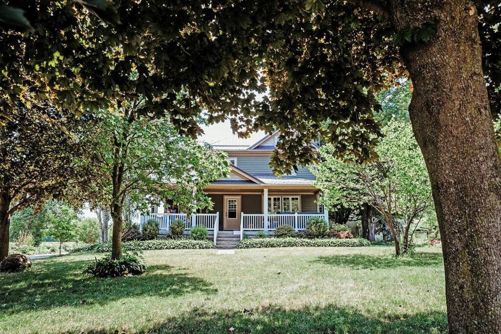 Vintage Farmhouse with Hot Tub on Vineyard - Ferienwohnung Waterford