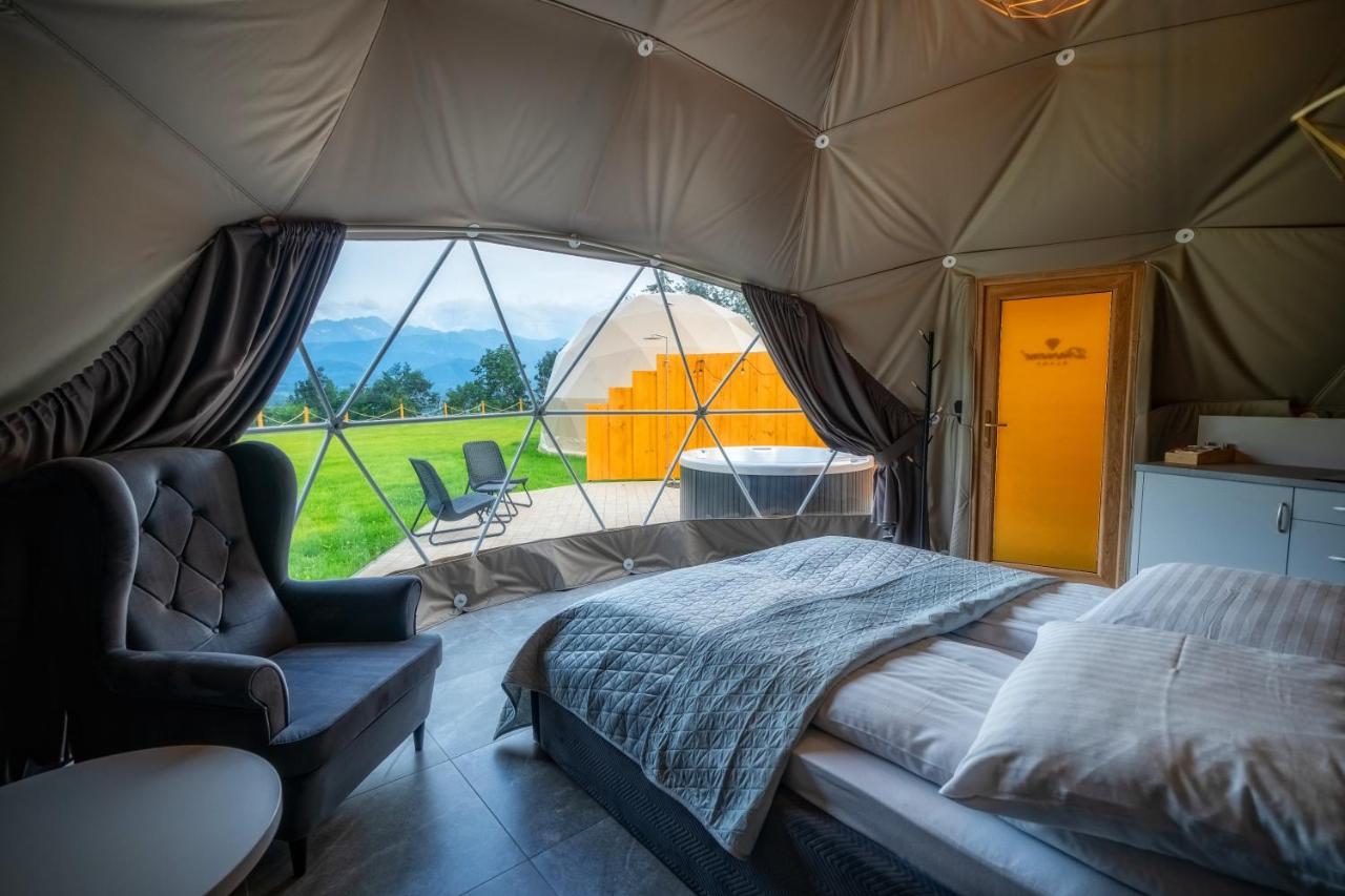 Tent 6