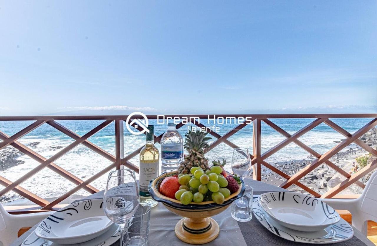 Oceanfront Neptuno Apt by Dream Homes Tenerife - B&B Puerto de Santiago