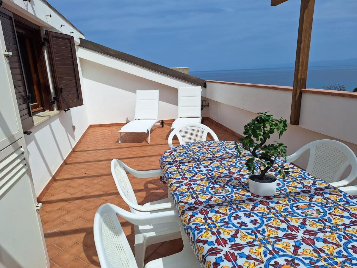 Apartamento 1 dormitorio con vistas al mar y terraza