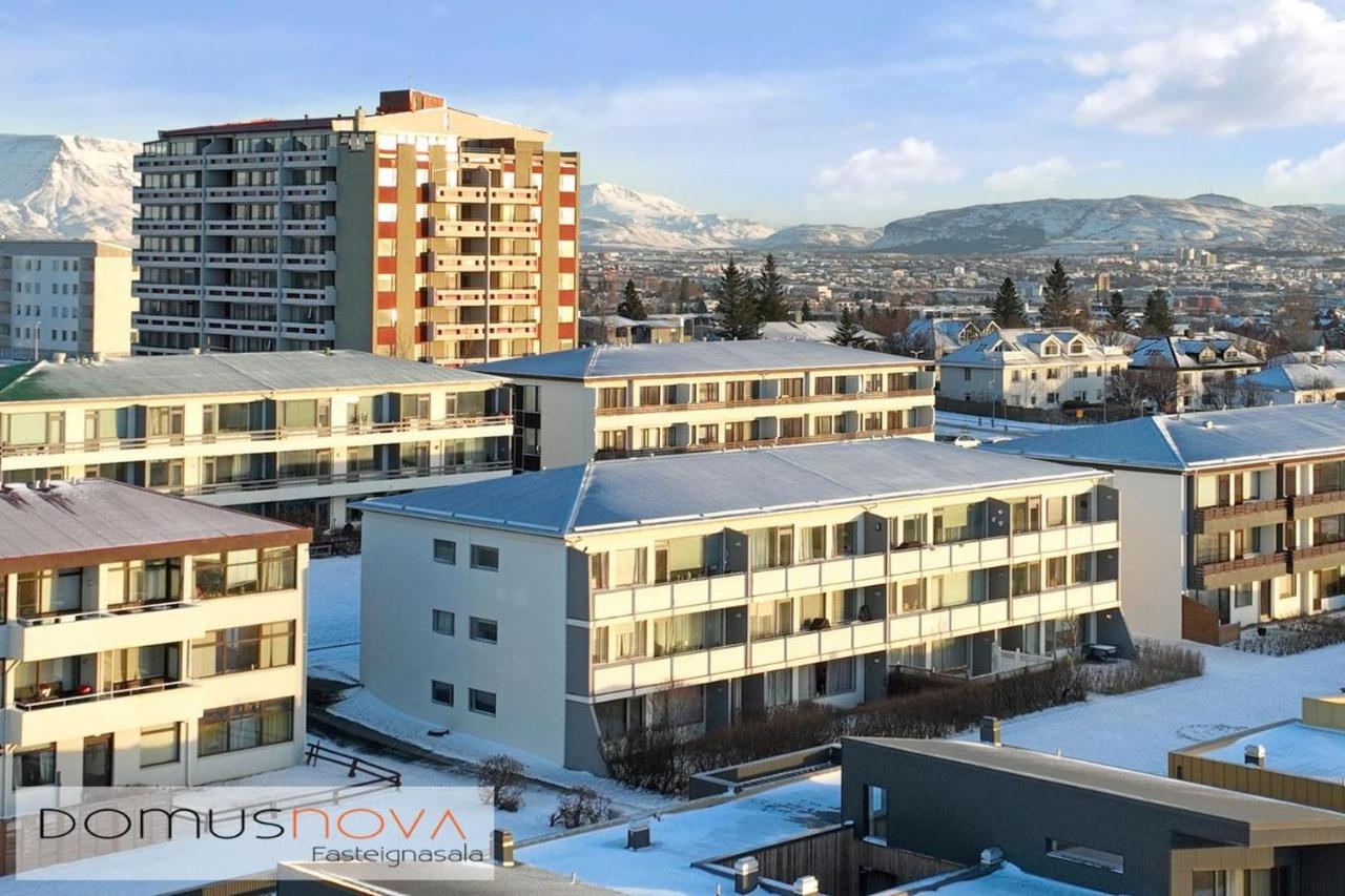 E8 - Cozy 2 BR Apartment in central Reykjavík, with view - B&B