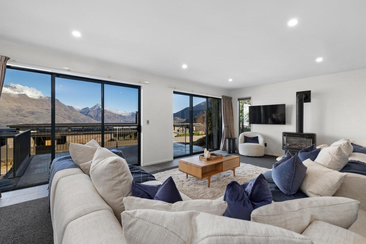 Panorama Views - with 2 car garage - Ferienwohnung Queenstown