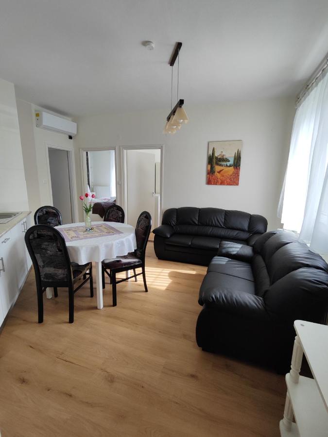 Apartment mit Terrasse