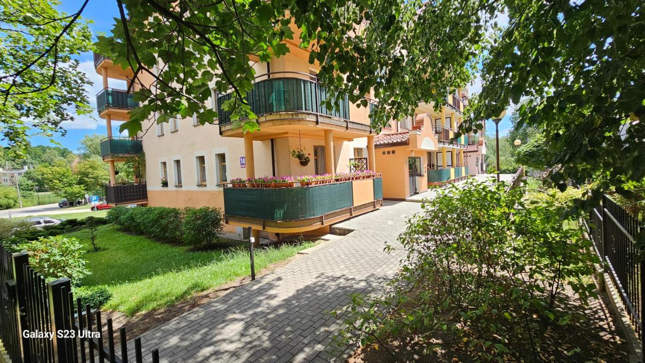 Apartament w Centrum z widokiem na jeziorko - B&B