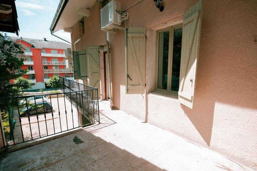 Appart 5 Charmant 2 pièces avec parking - B&B Aix-les-Bains