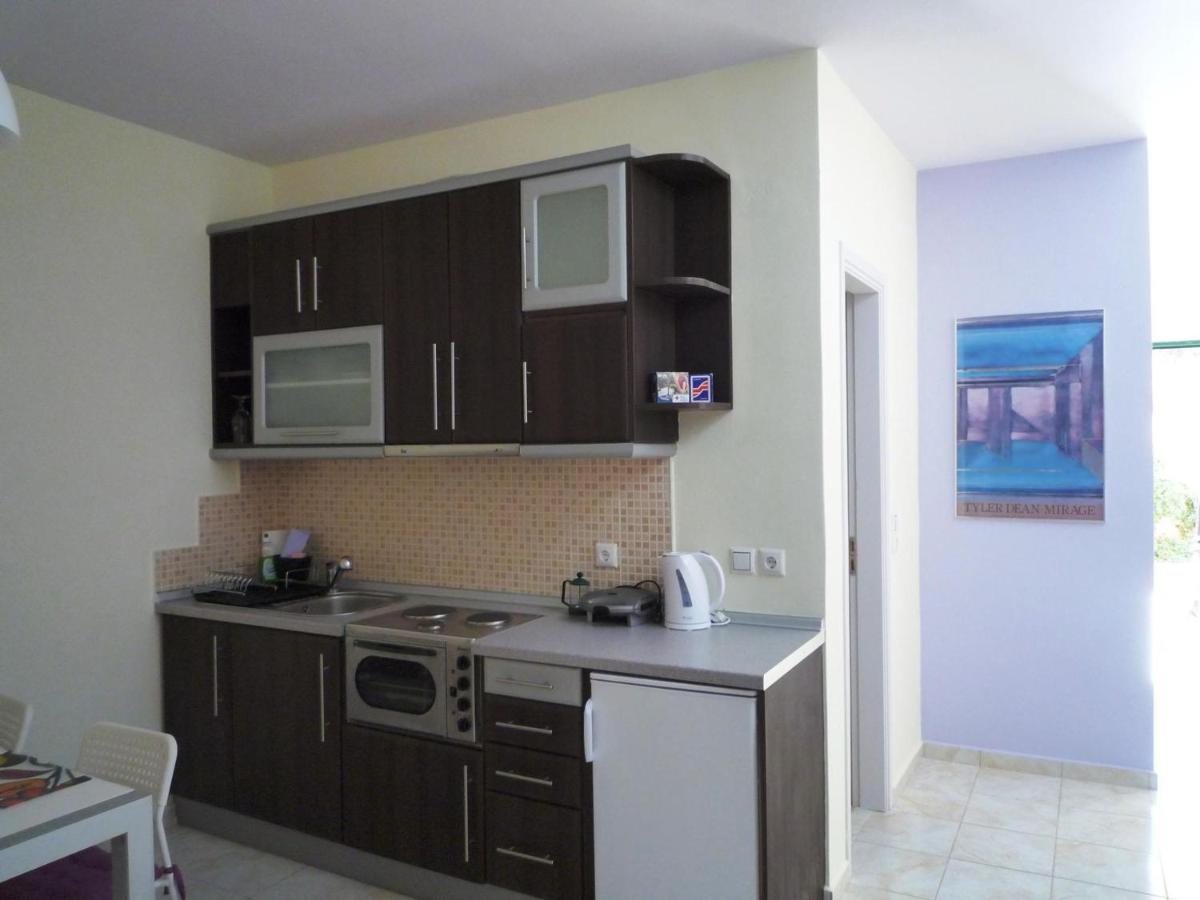 Apartment with Garden View