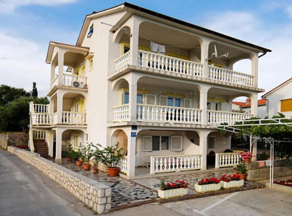 Apartments Zora - Ferienwohnung Lopar